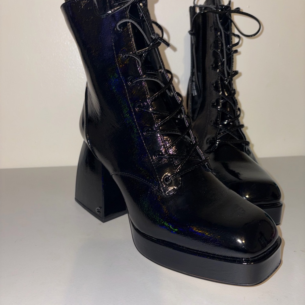 Circus by Sam Edelman Iridescent Black shimmering Lace-Up Boots size 9 NWT